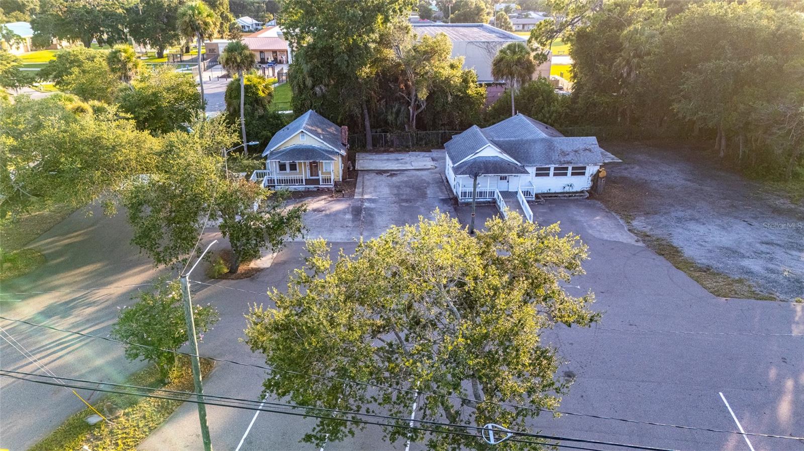 1042 Dixie, New Smyrna Beach, FL 32168
