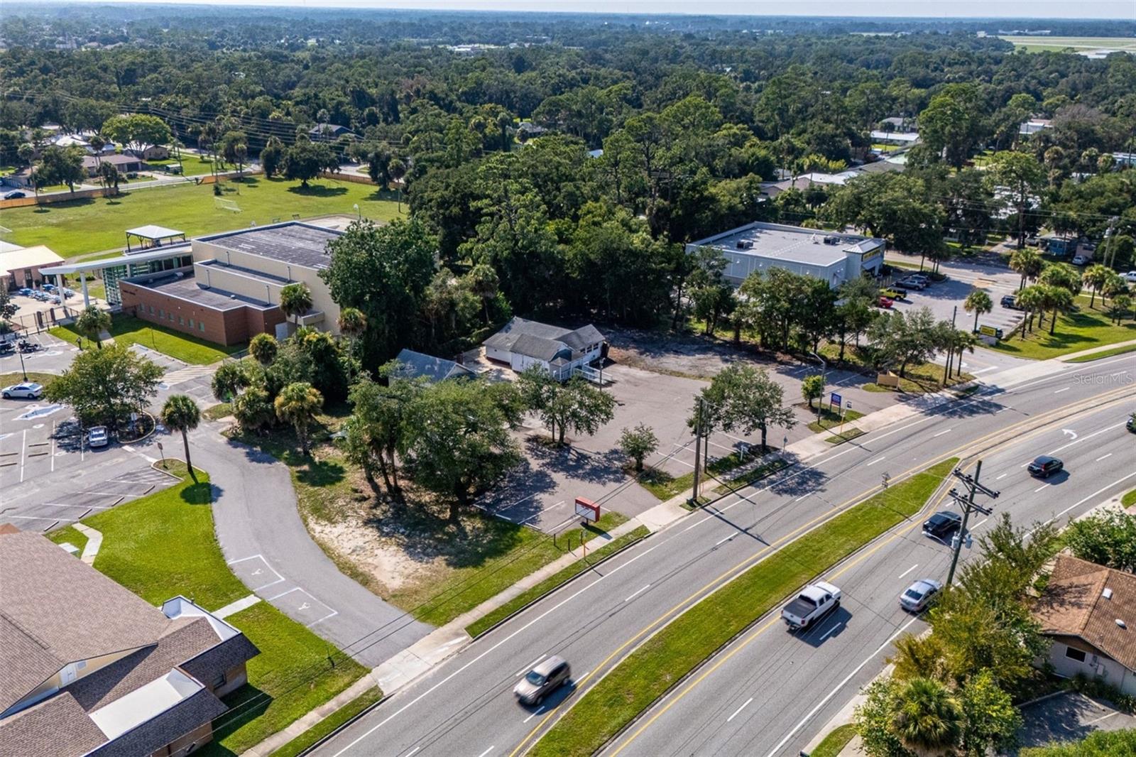 1042 Dixie, New Smyrna Beach, FL 32168