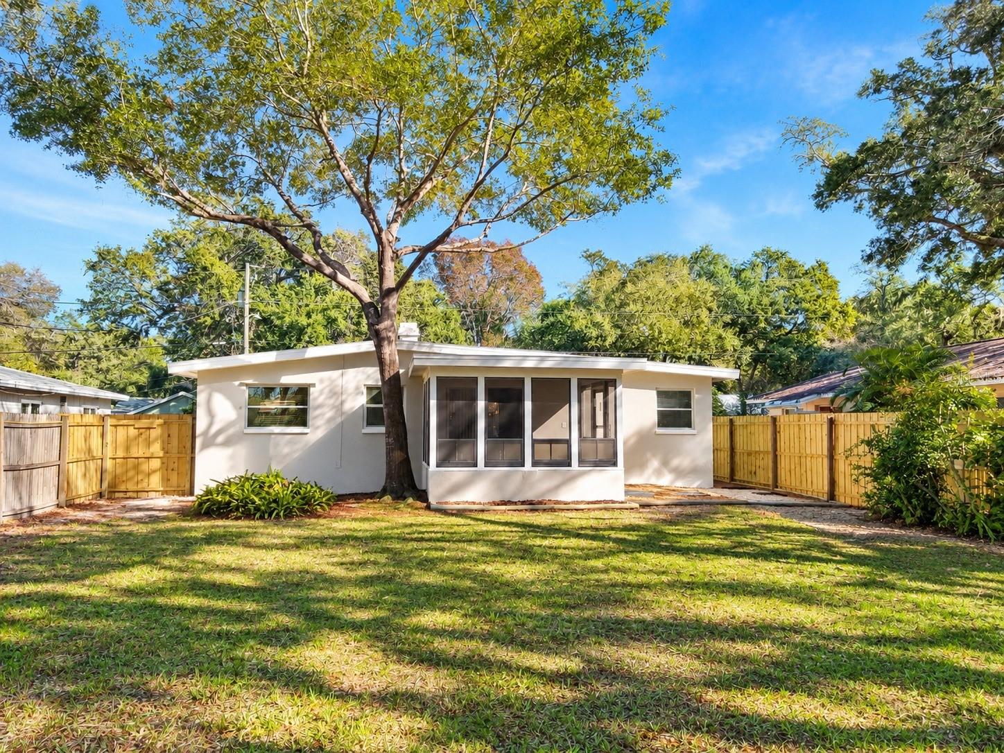 446 New York, Dunedin, FL 34698