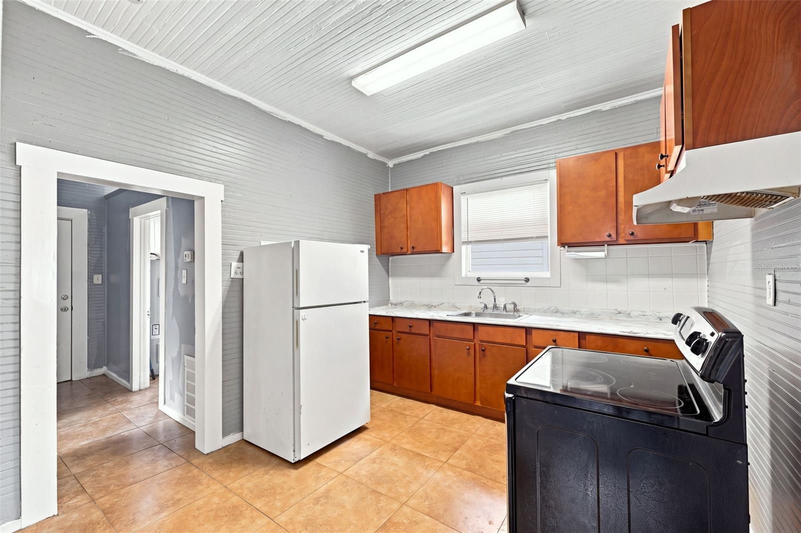 1609 Lake, Tampa, FL 33610