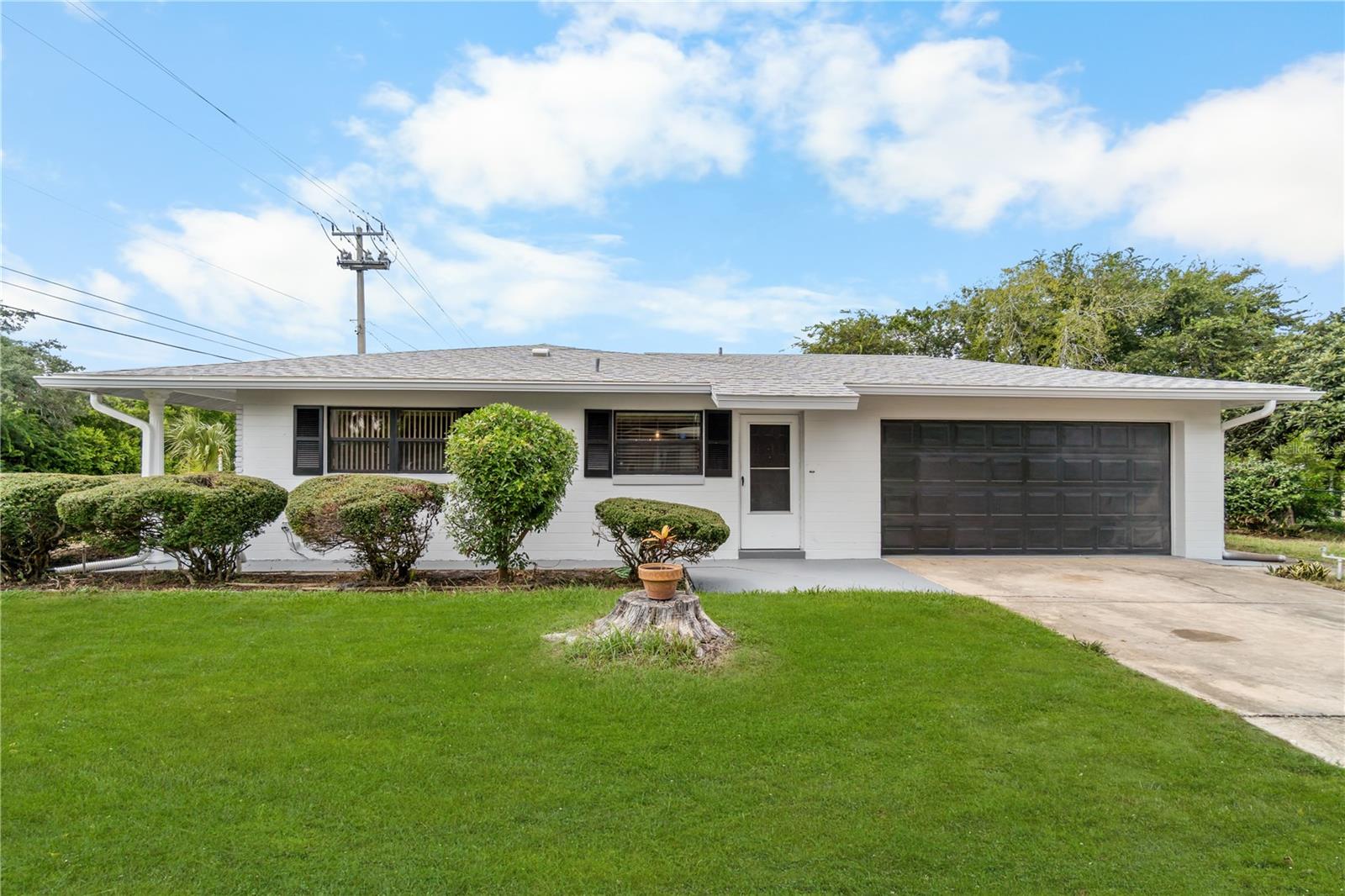 1481 Derbyshire, Daytona Beach, FL 32117