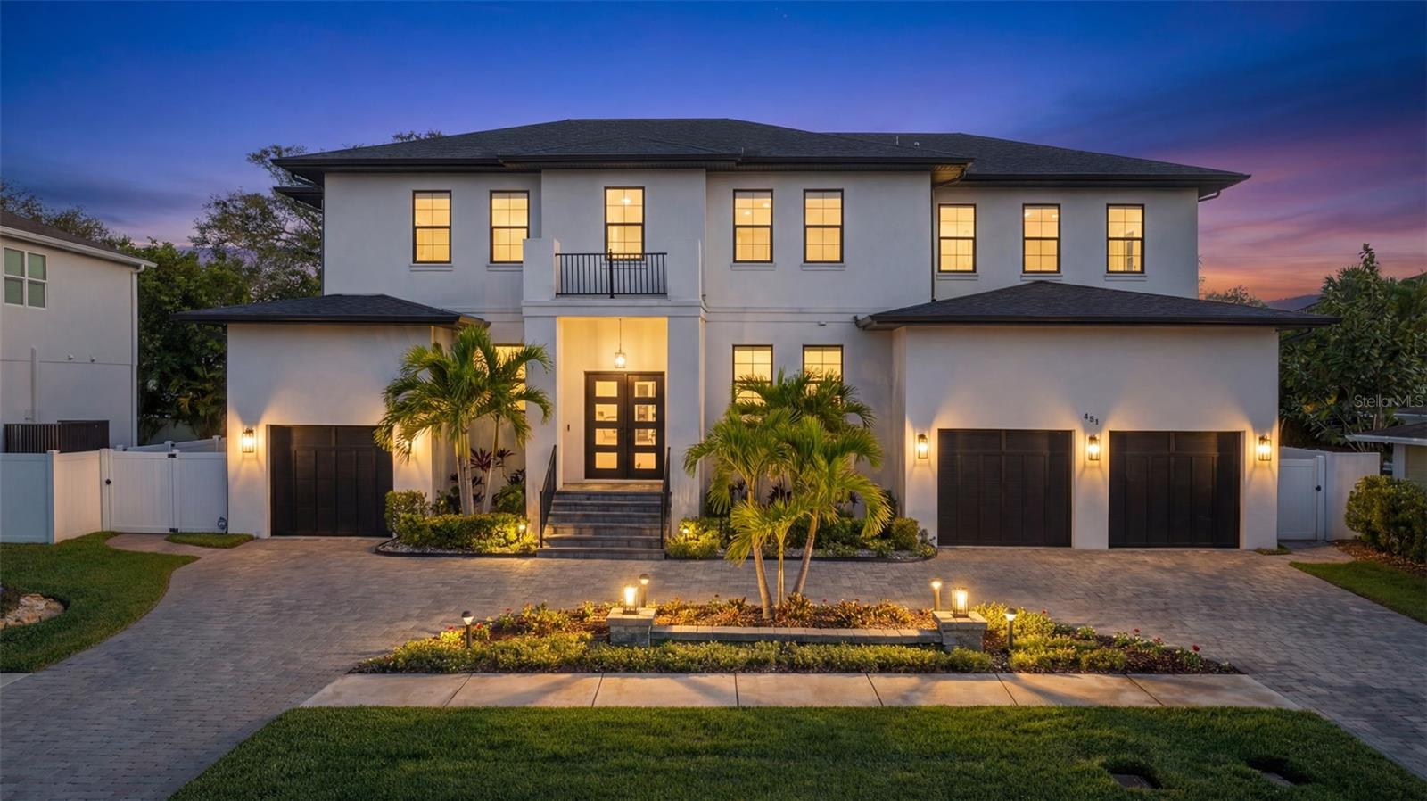 481 Davis, Tampa, FL 33606