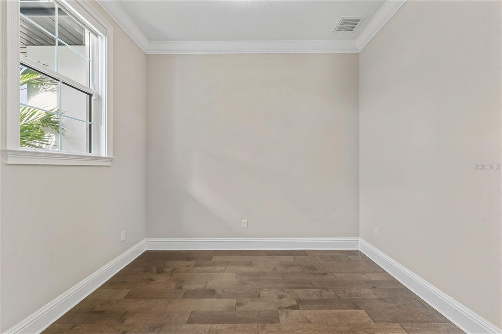 481 Davis, Tampa, FL 33606