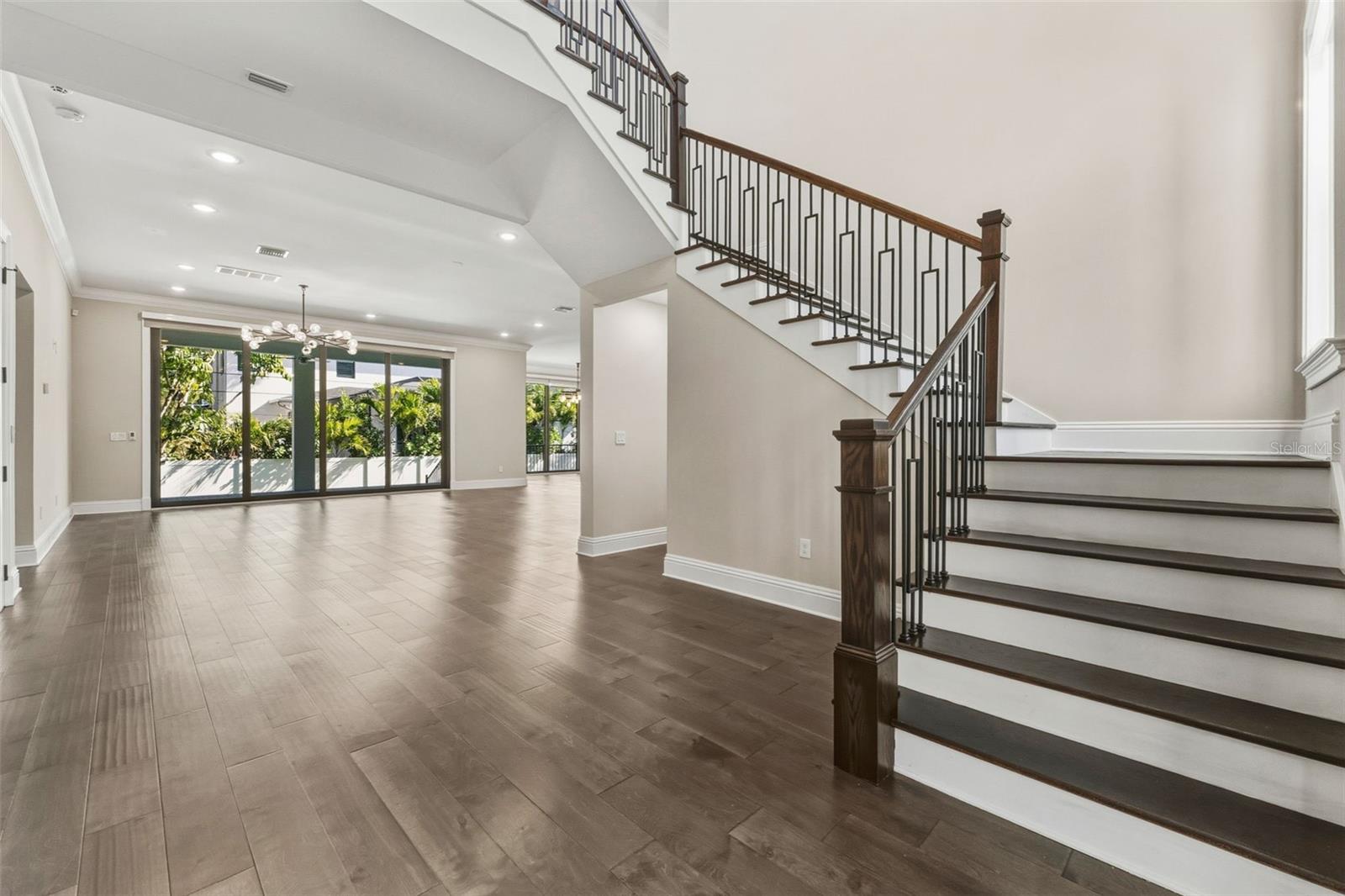 481 Davis, Tampa, FL 33606