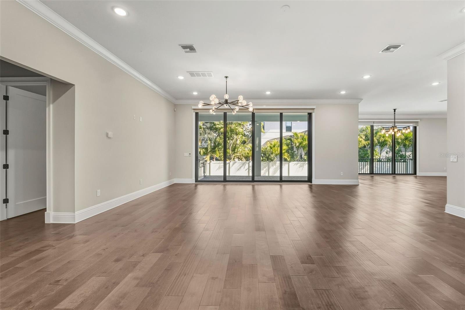 481 Davis, Tampa, FL 33606