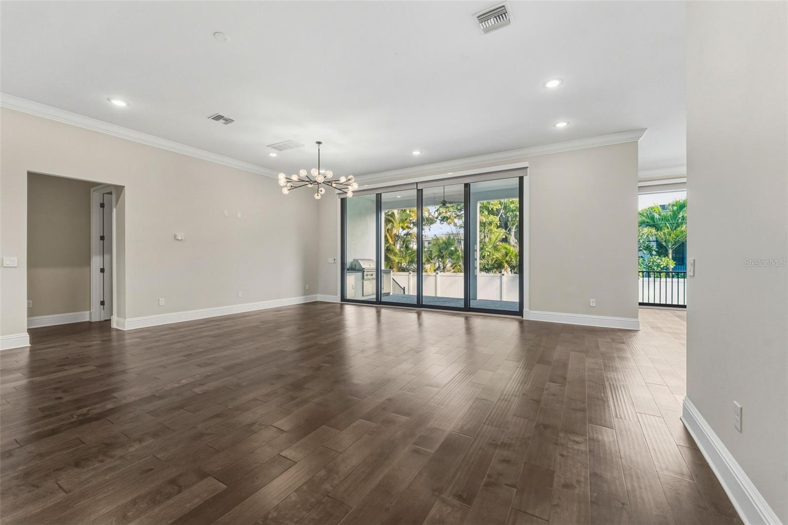 481 Davis, Tampa, FL 33606