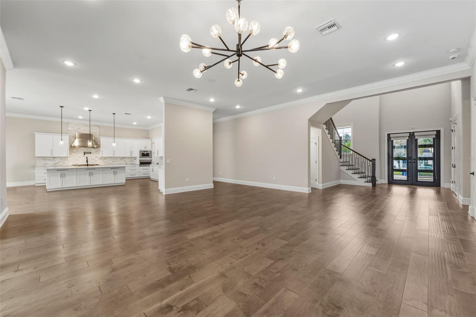 481 Davis, Tampa, FL 33606