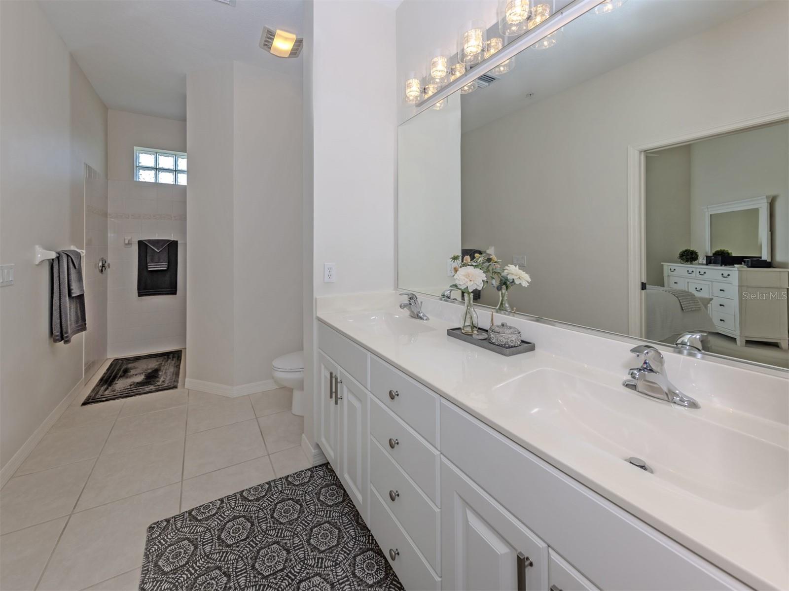 107 Woodbridge Unit 202, Venice, FL 34293