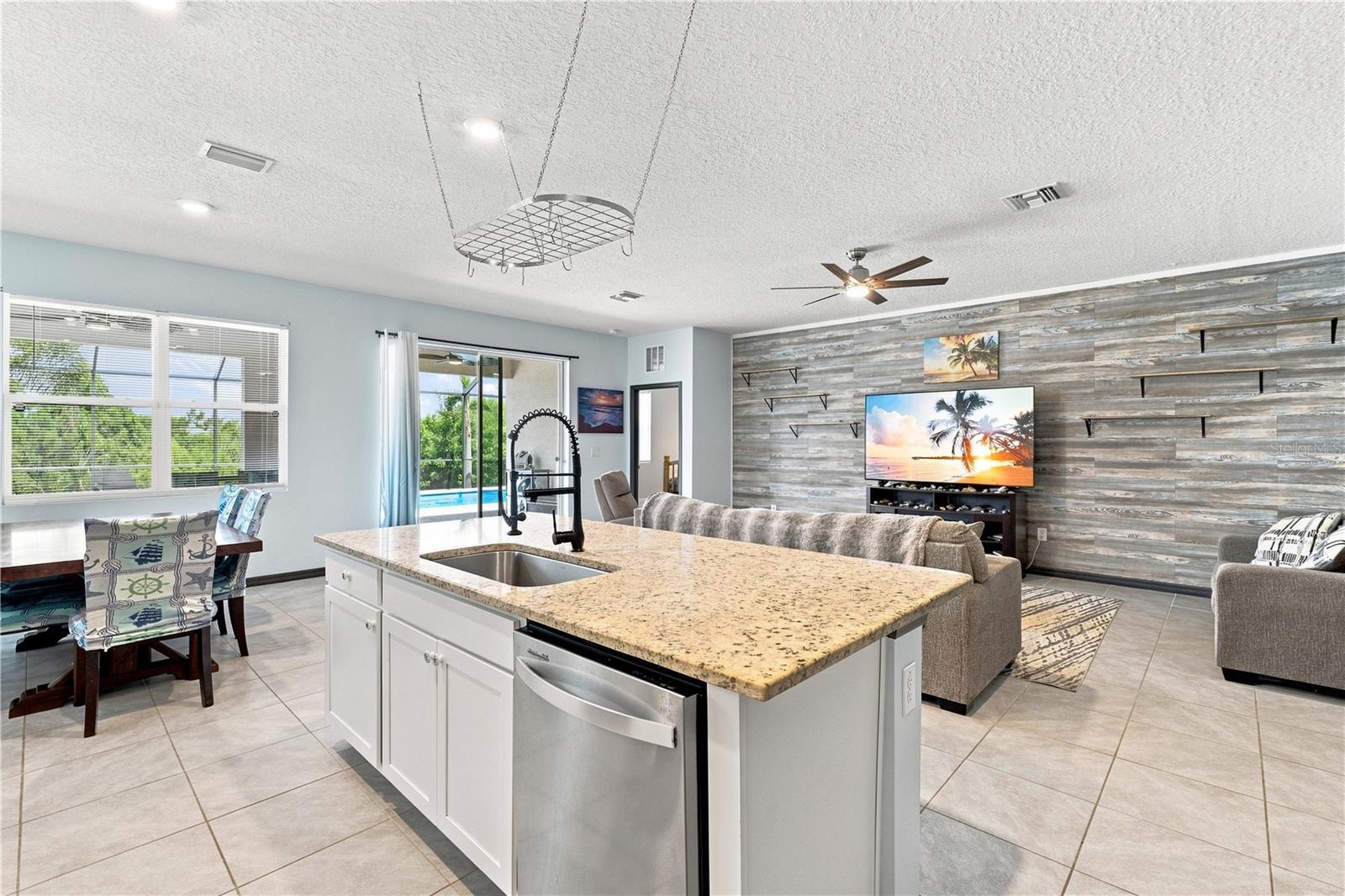 3916 Mossy Limb, Palmetto, FL 34221