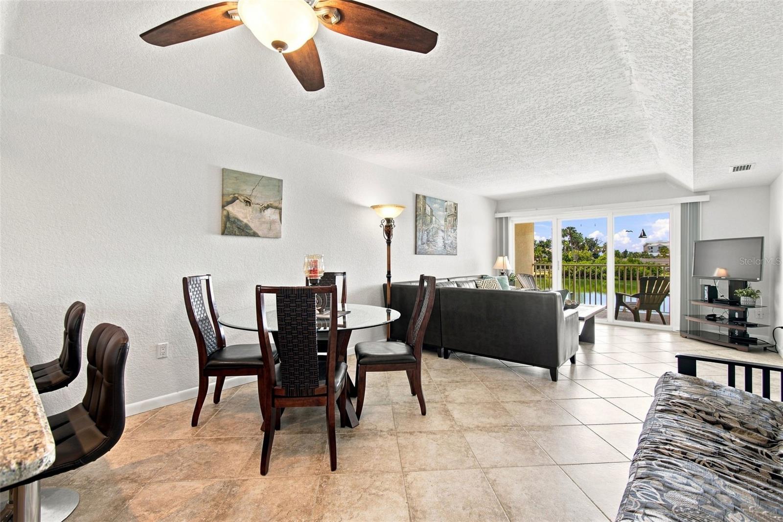 12100 Capri Unit 204, Treasure Island, FL 33706
