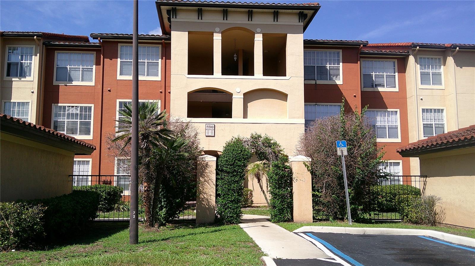 5548 Metrowest Unit 306, Orlando, FL 32811