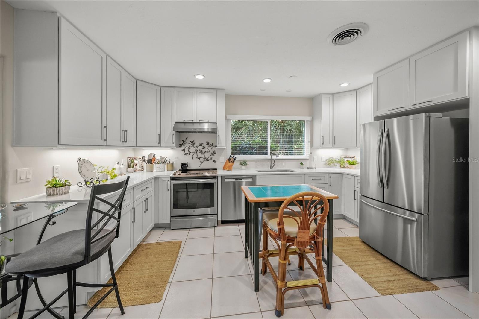 1820 Stanford, Sarasota, FL 34231