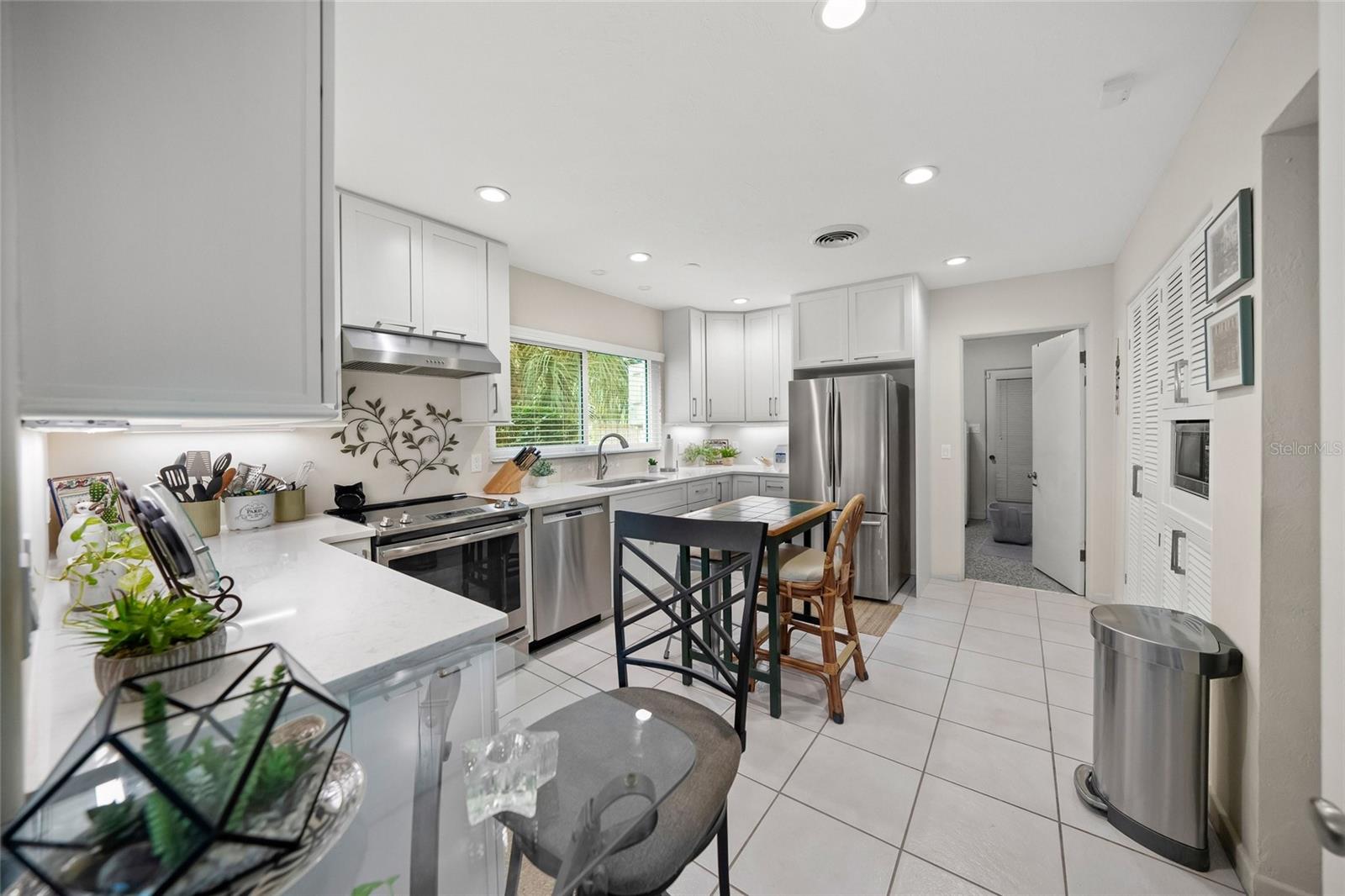 1820 Stanford, Sarasota, FL 34231