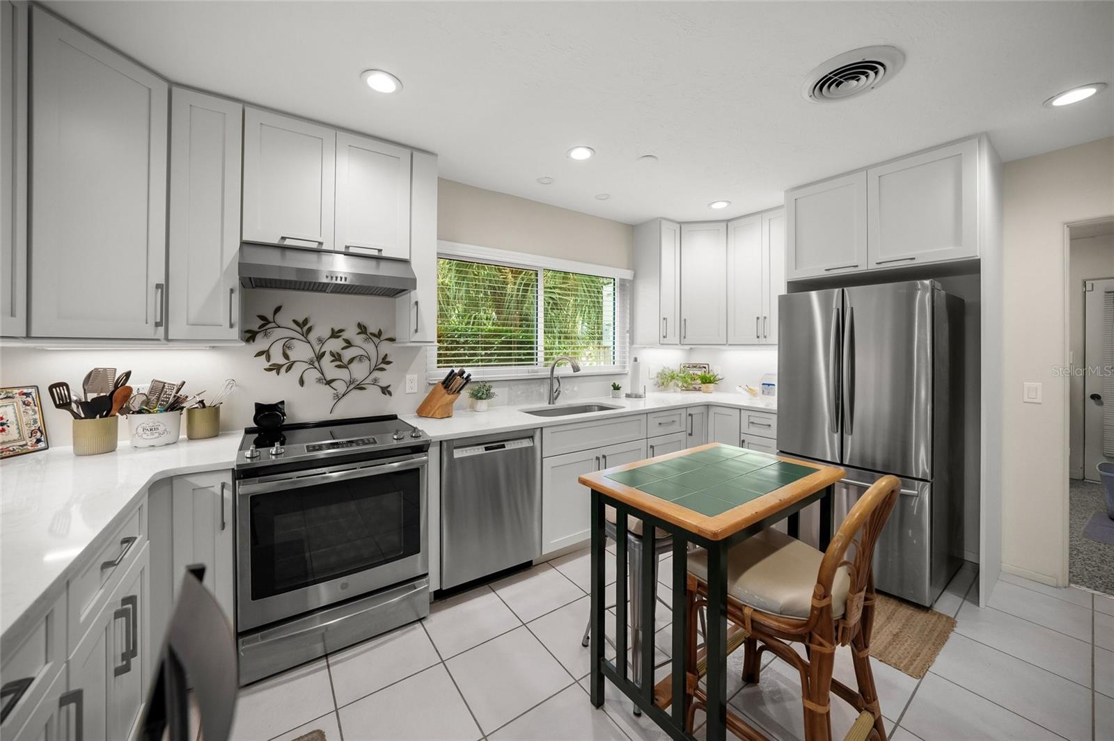 1820 Stanford, Sarasota, FL 34231