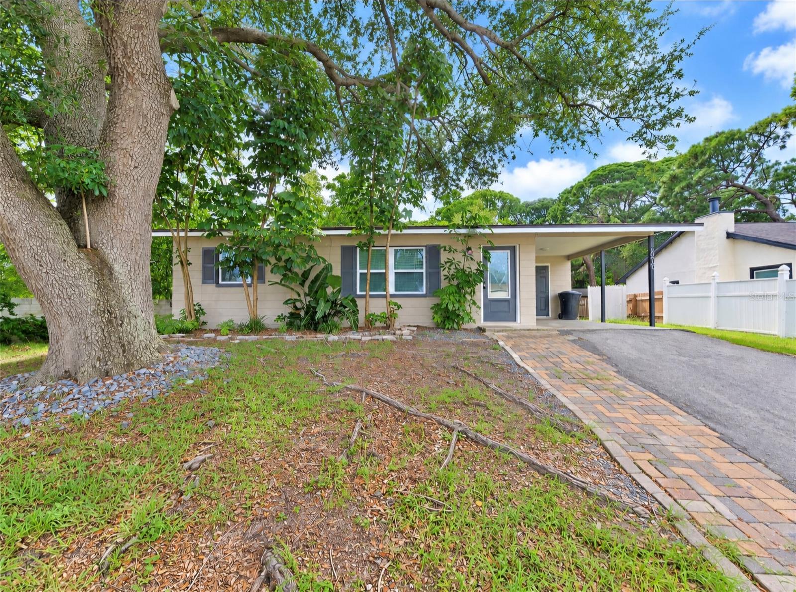6800 1st, St Petersburg, FL 33702