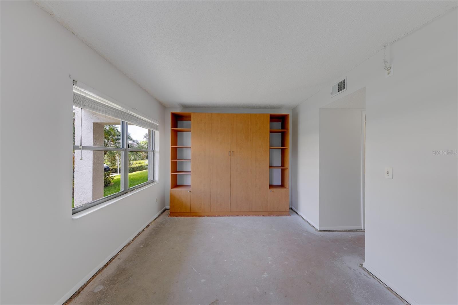 5090 Bay Unit 124, St Petersburg, FL 33703