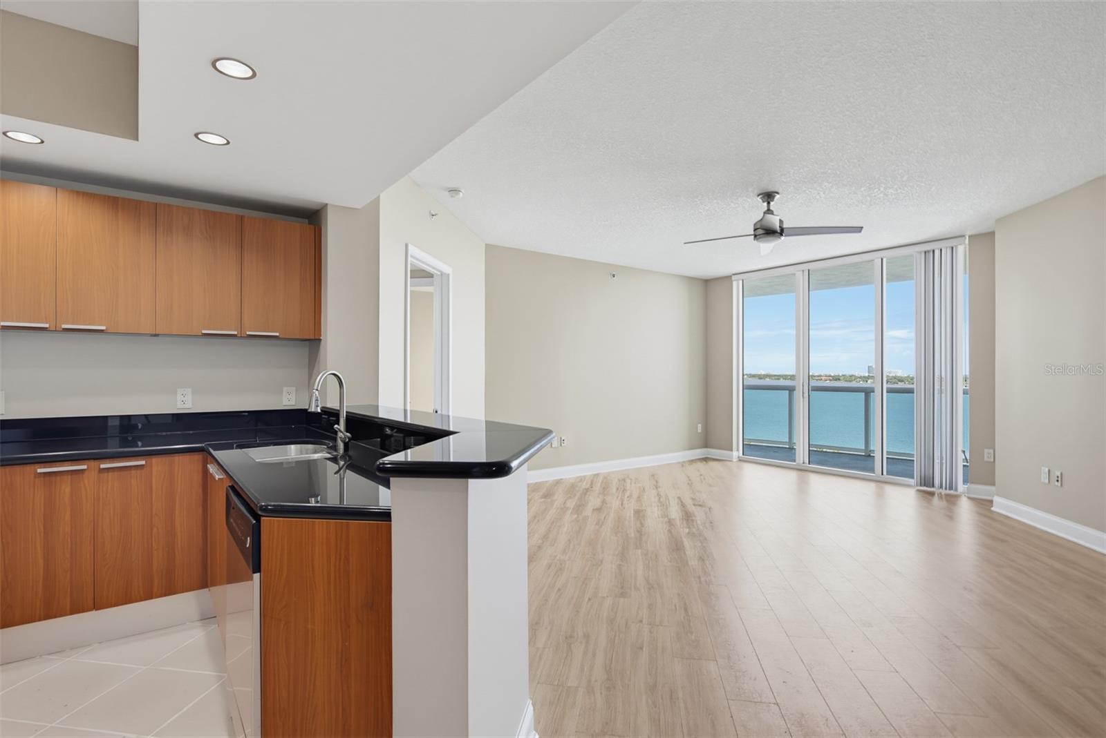 241 Riverside Unit 1006, Holly Hill, FL 32117