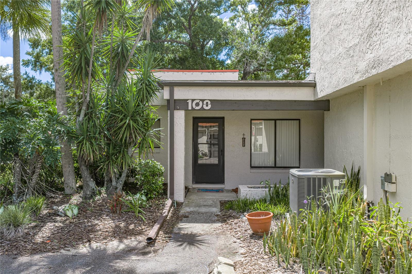 108 Capri, Plant City, FL 33566