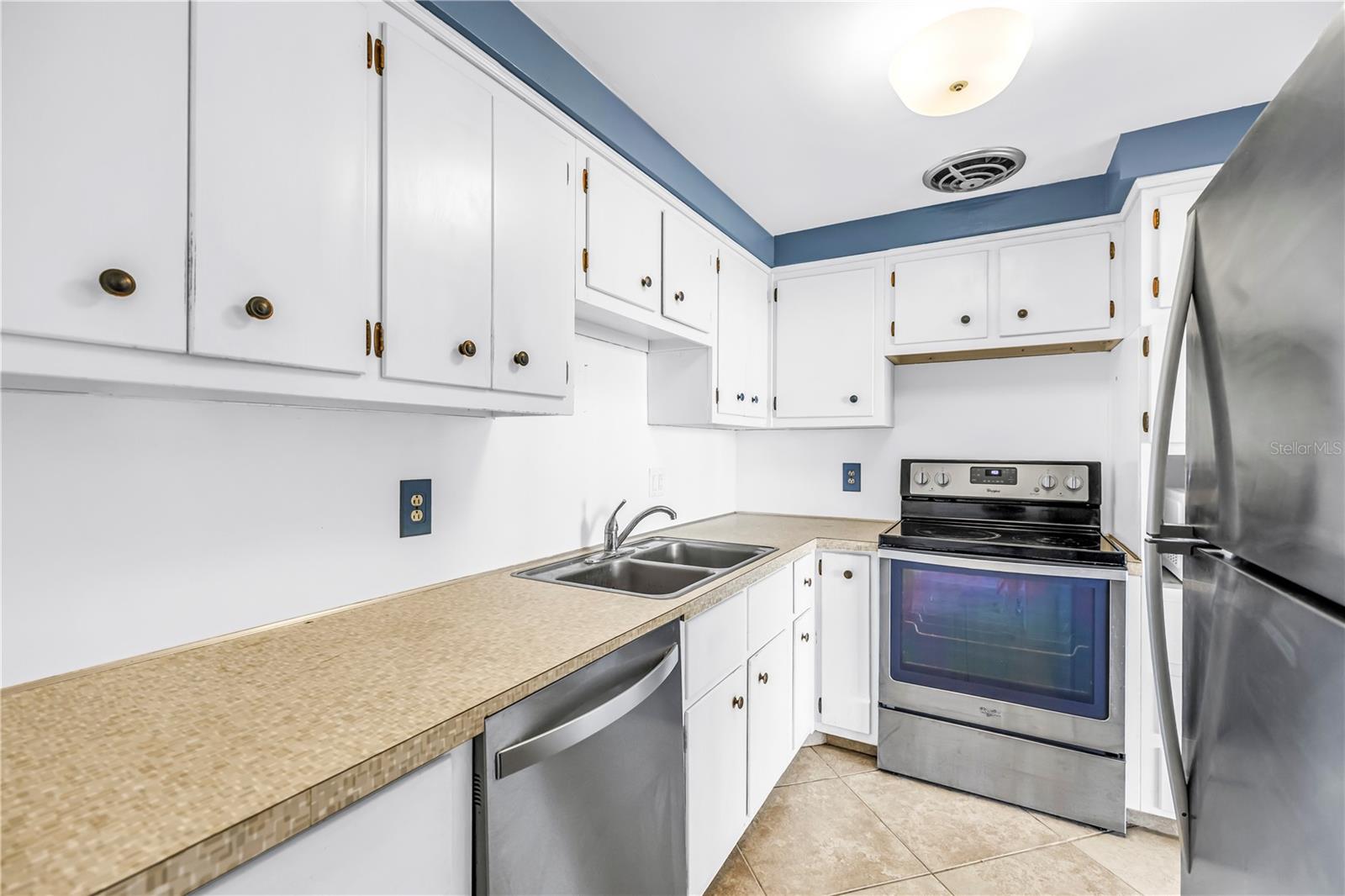 7000 Beach Unit 307, St Pete Beach, FL 33706