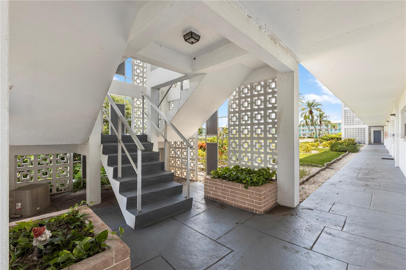 6000 20th Unit 123, St Petersburg, FL 33714