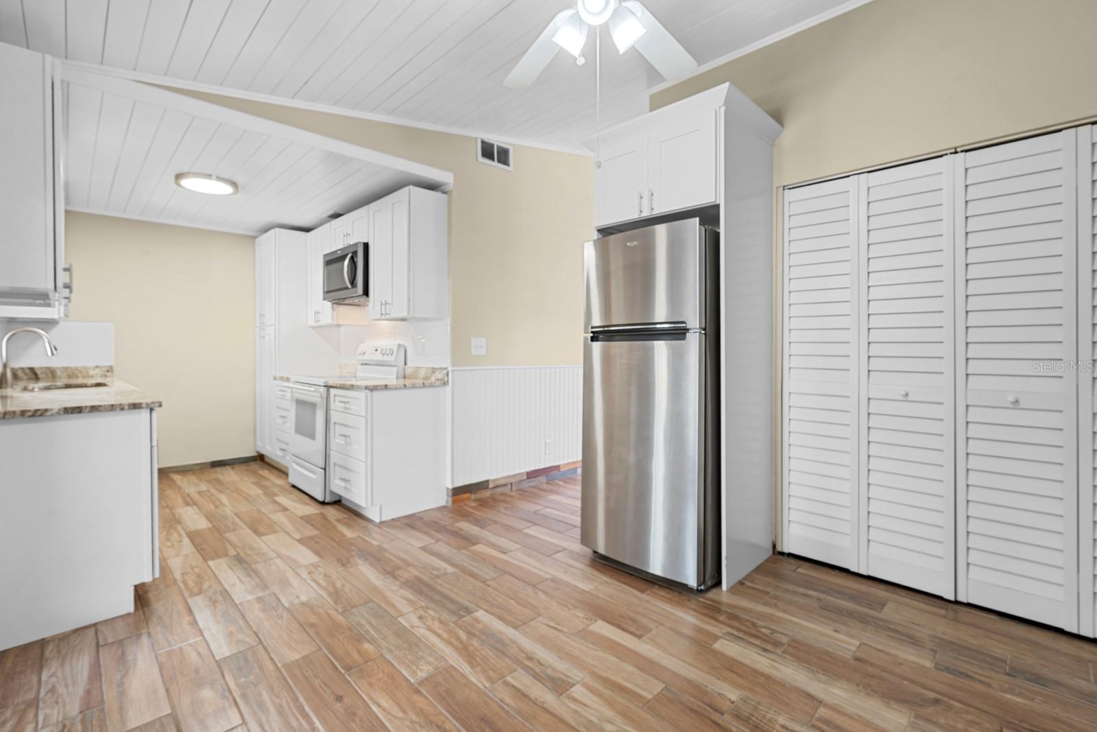 1205 Mohrlake, Brandon, FL 33511