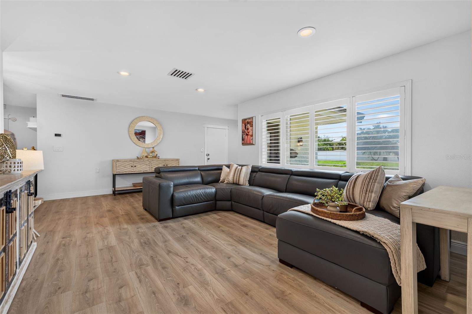 491 79th, St Petersburg, FL 33702