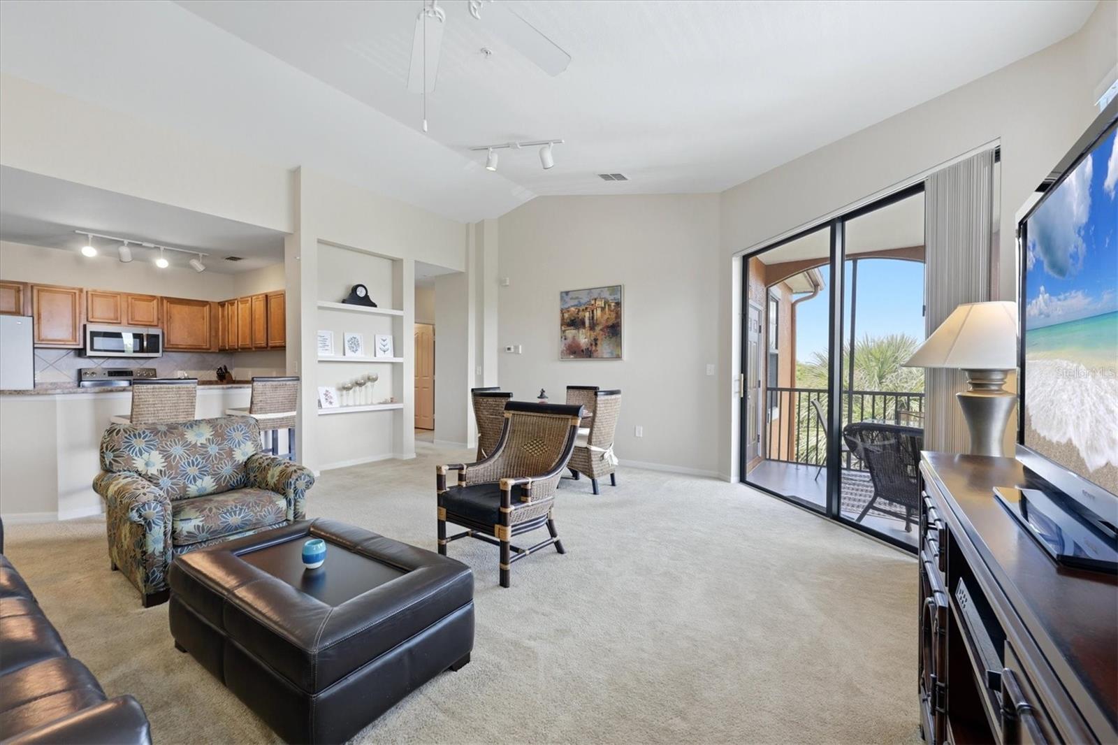 8325 38th Street Unit 307, Sarasota, FL 34243