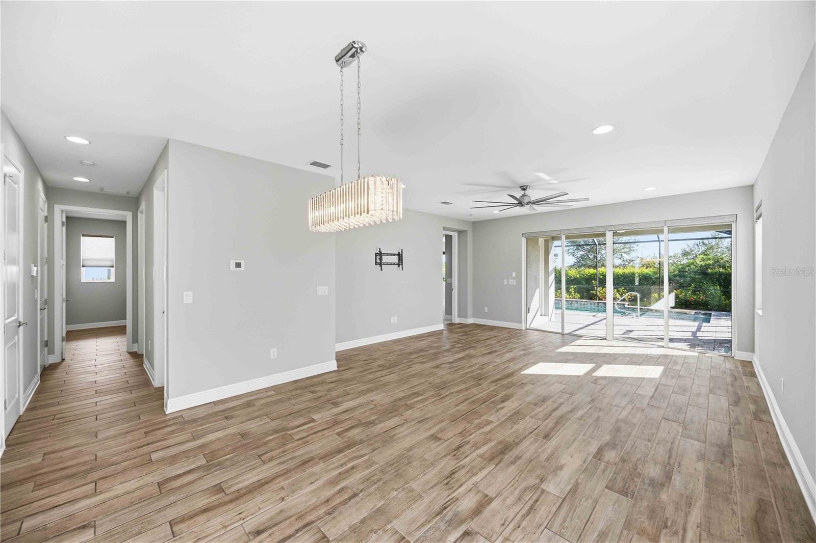 4745 Antrim, Sarasota, FL 34240