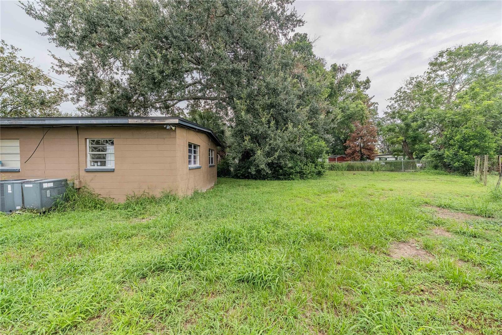 2021 Crystal Lake, Lakeland, FL 33801