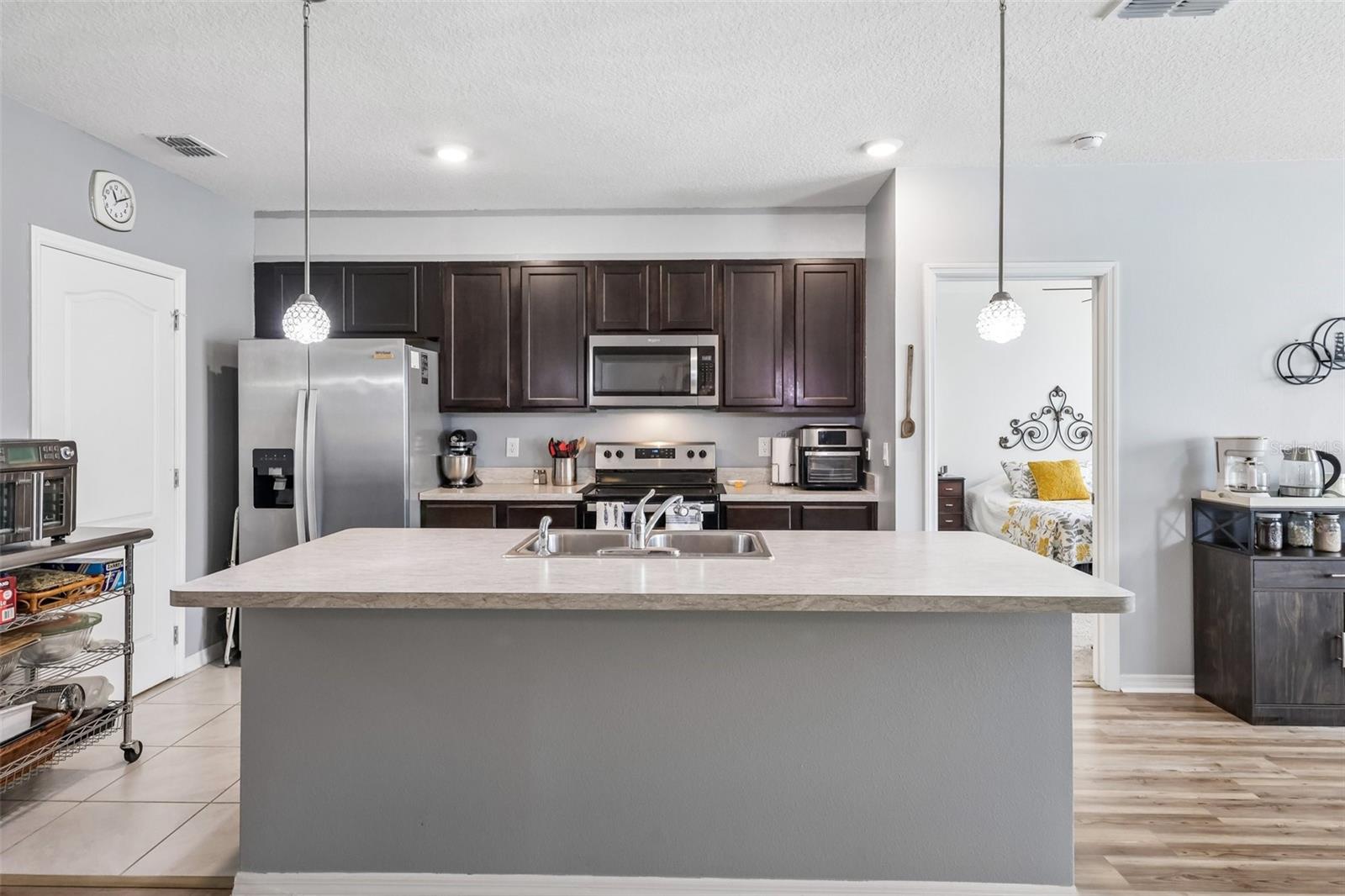 1768 Henin, Tavares, FL 32778