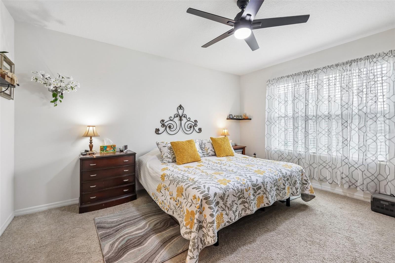 1768 Henin, Tavares, FL 32778