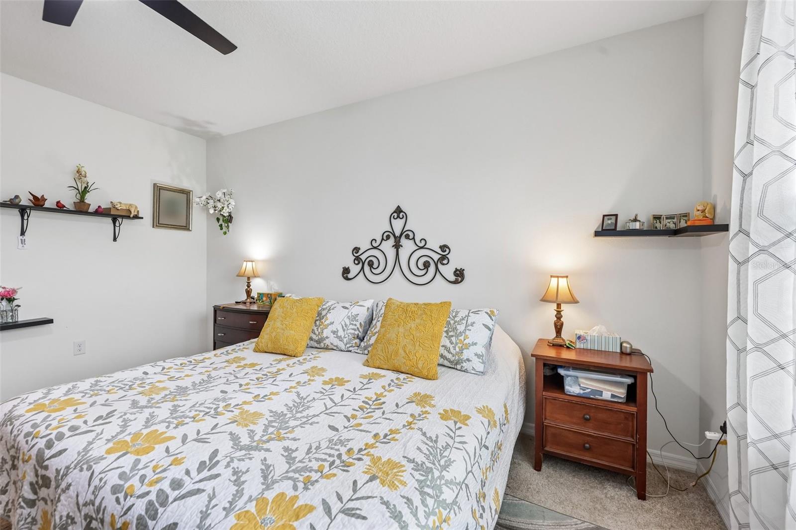 1768 Henin, Tavares, FL 32778