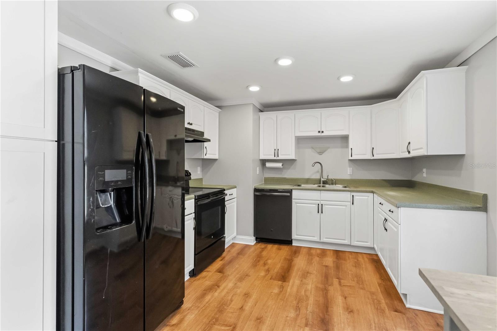 6402 34th, Bradenton, FL 34209