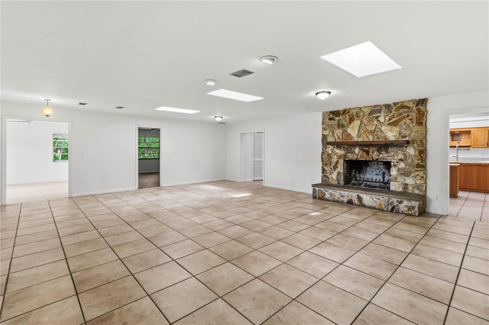 1850 Palmetto, Kissimmee, FL 34744