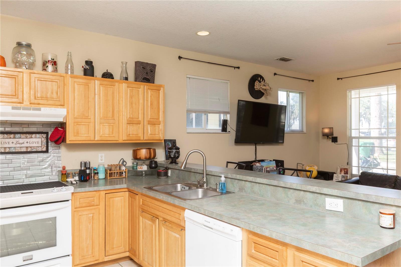 6212 Moorefield, Zephyrhills, FL 33542