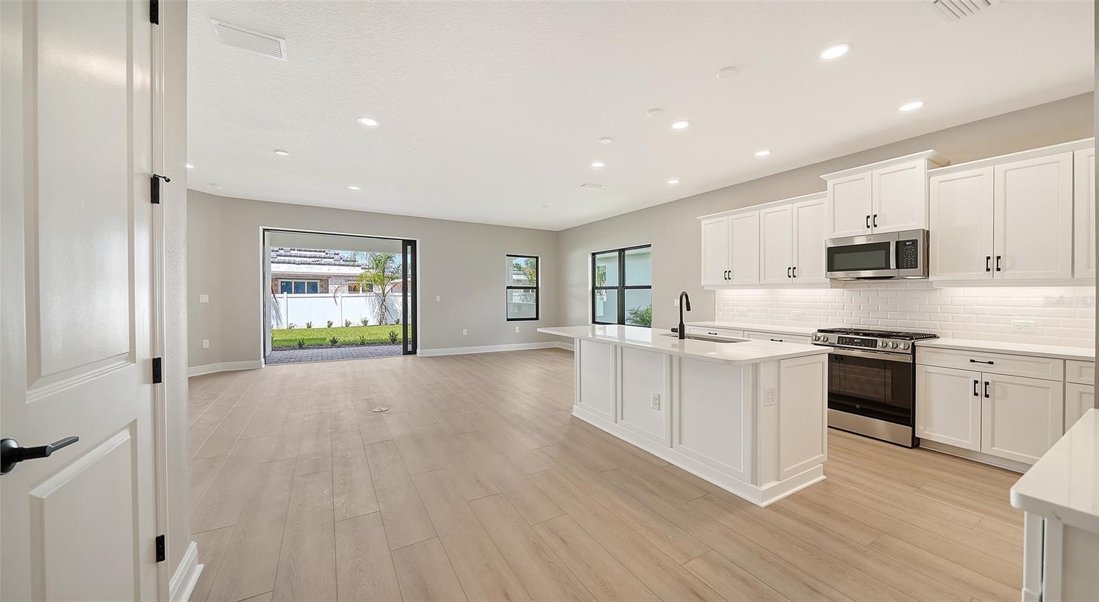 8071 Anthirium, Sarasota, FL 34240
