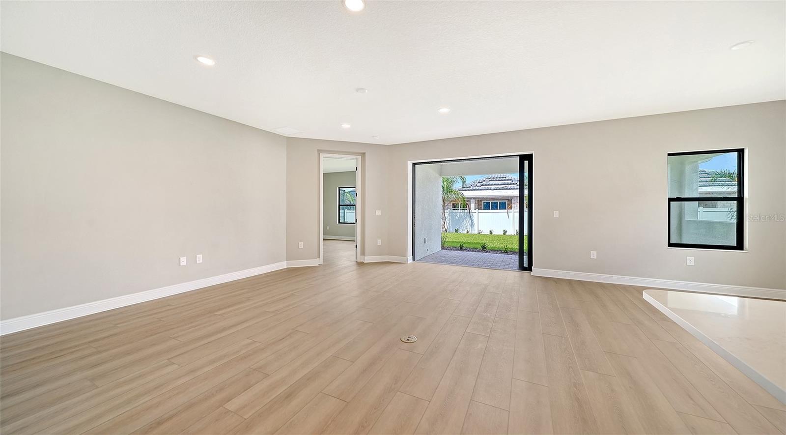 8071 Anthirium, Sarasota, FL 34240
