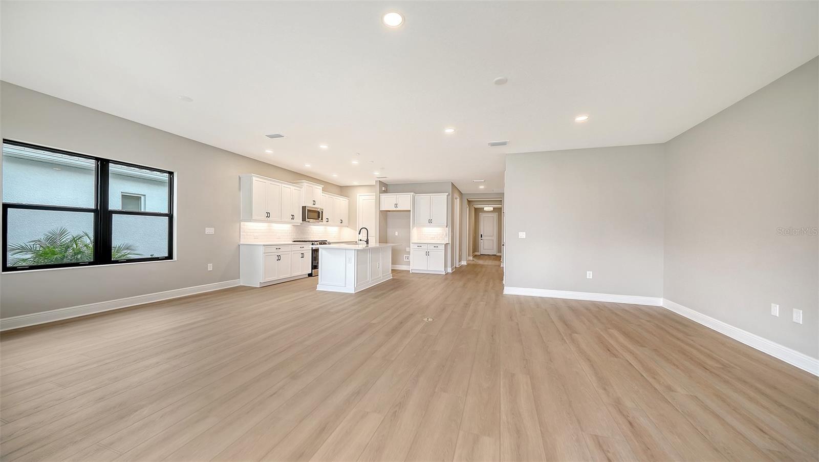 8071 Anthirium, Sarasota, FL 34240
