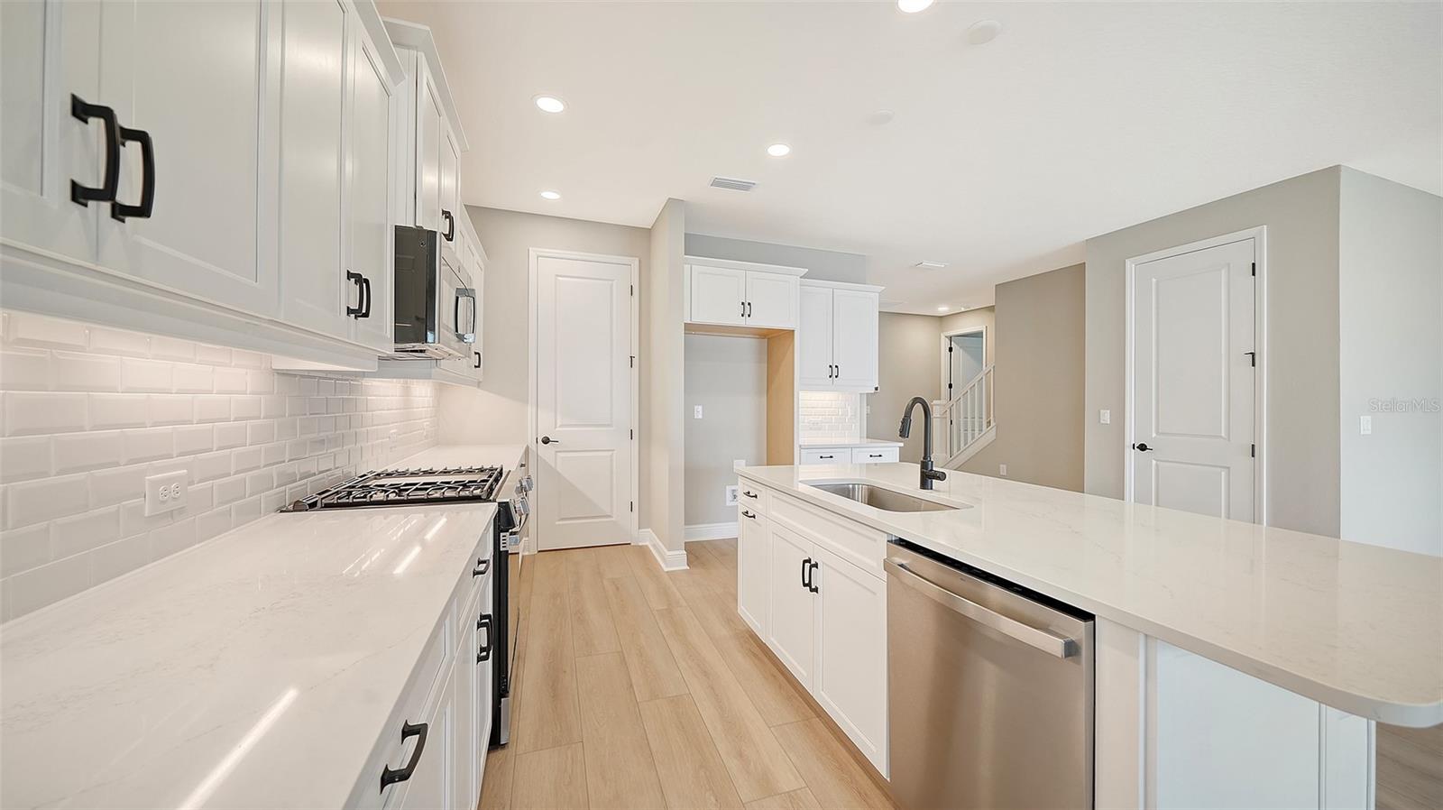 8071 Anthirium, Sarasota, FL 34240