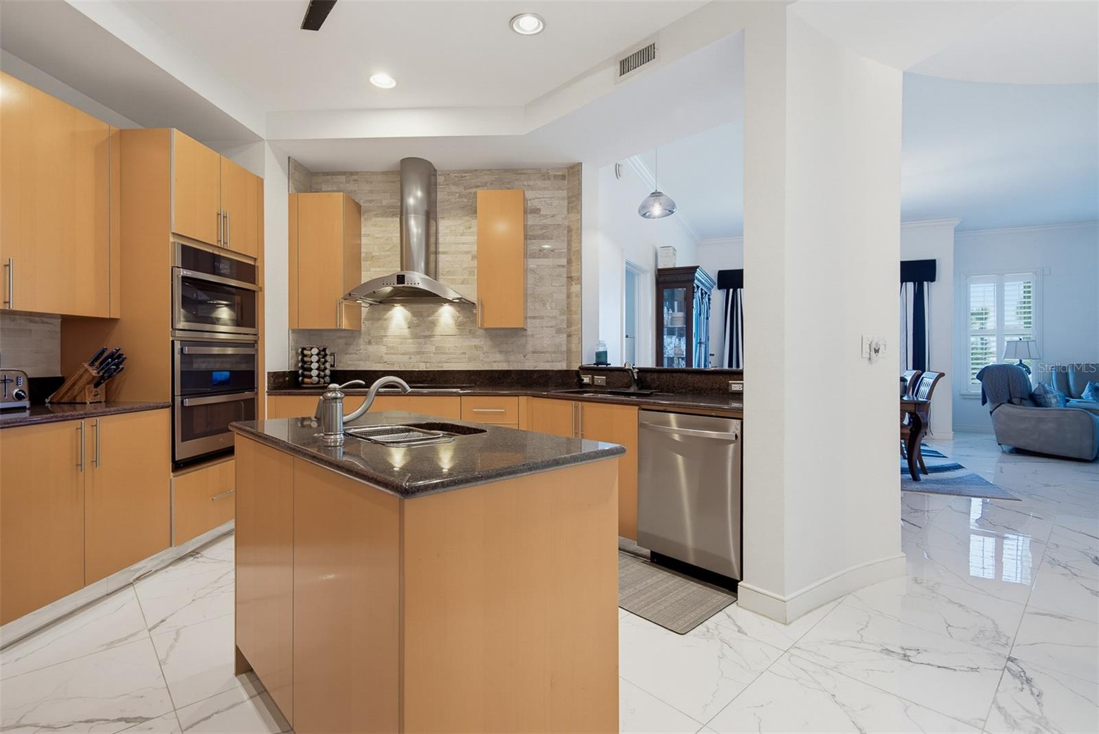1925 Atlantic Unit 210, Daytona Beach Shores, FL 32118