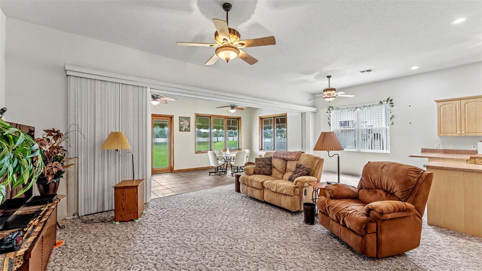 1239 Motorcoach, Polk City, FL 33868