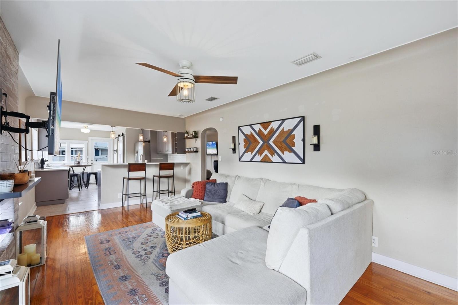 2363 4th, St Petersburg, FL 33713
