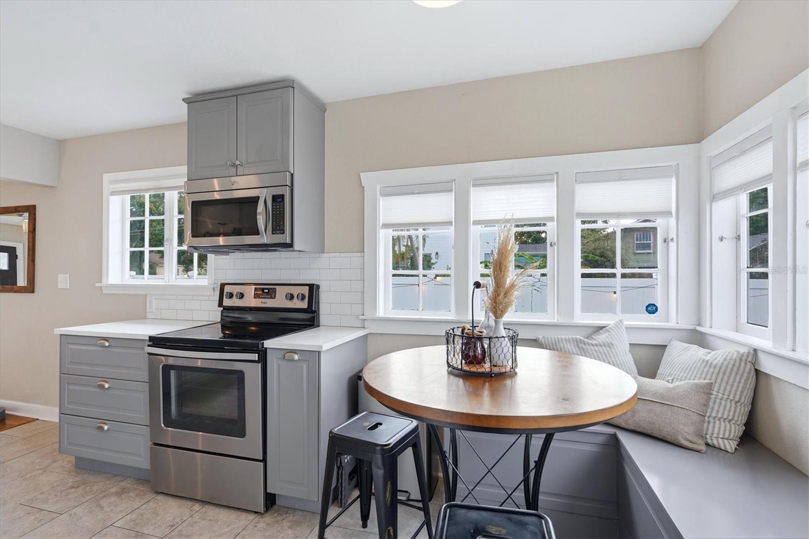 2363 4th, St Petersburg, FL 33713