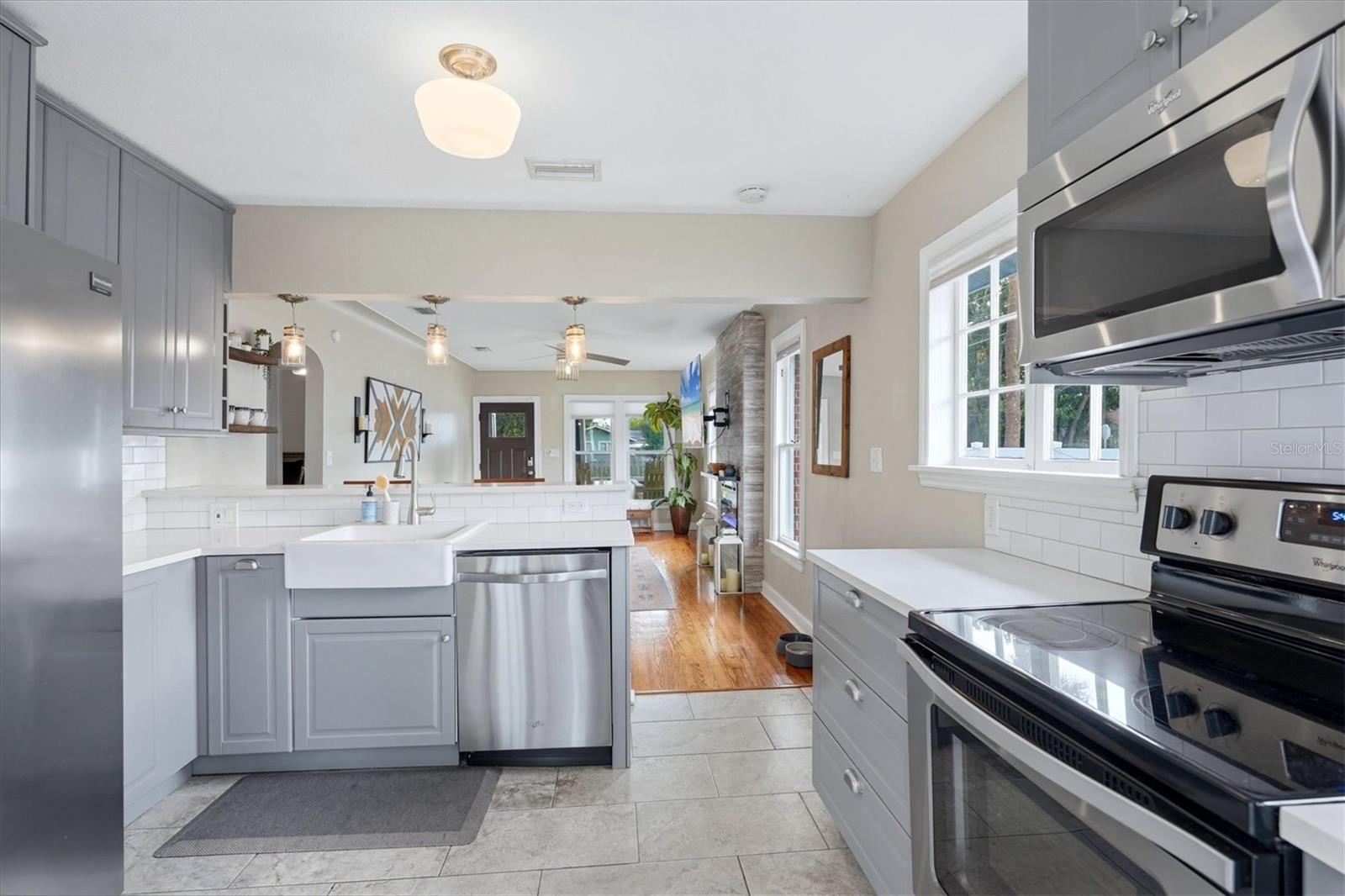 2363 4th, St Petersburg, FL 33713