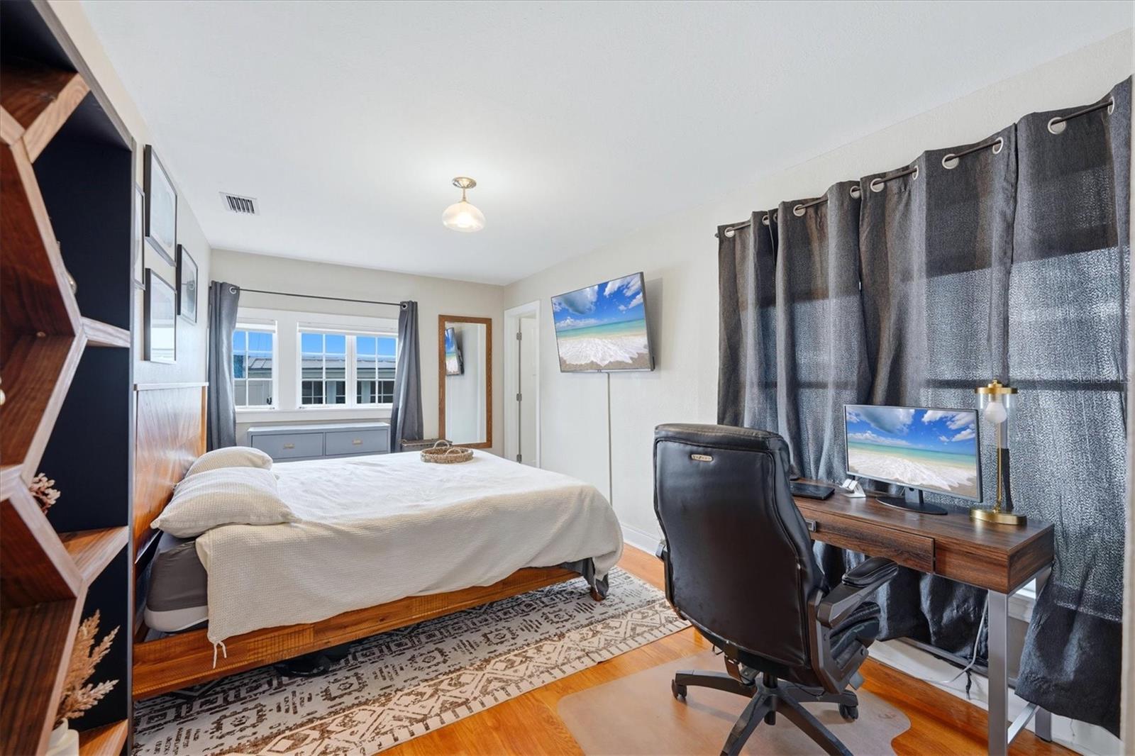 2363 4th, St Petersburg, FL 33713