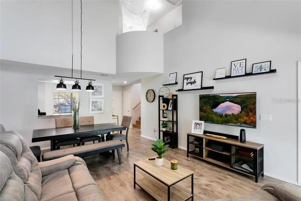 14642 Laguna Beach, Orlando, FL 32824