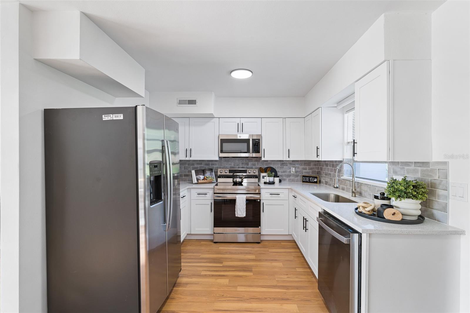 2512 Healy, Orlando, FL 32818