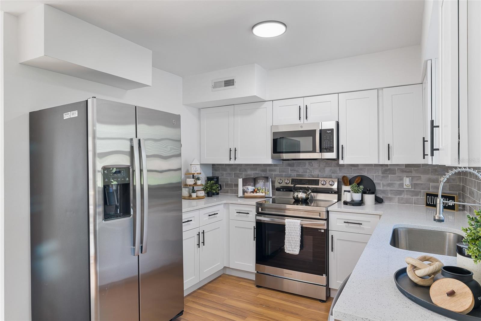 2512 Healy, Orlando, FL 32818