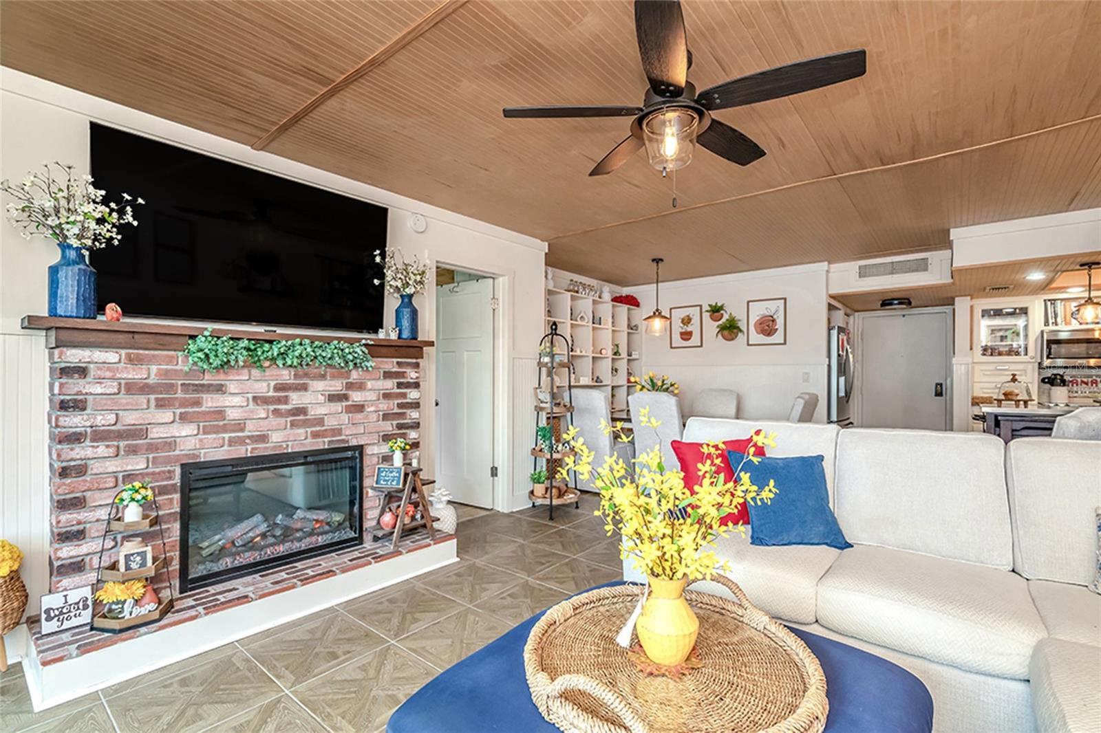 5220 Brittany Unit 201, St Petersburg, FL 33715