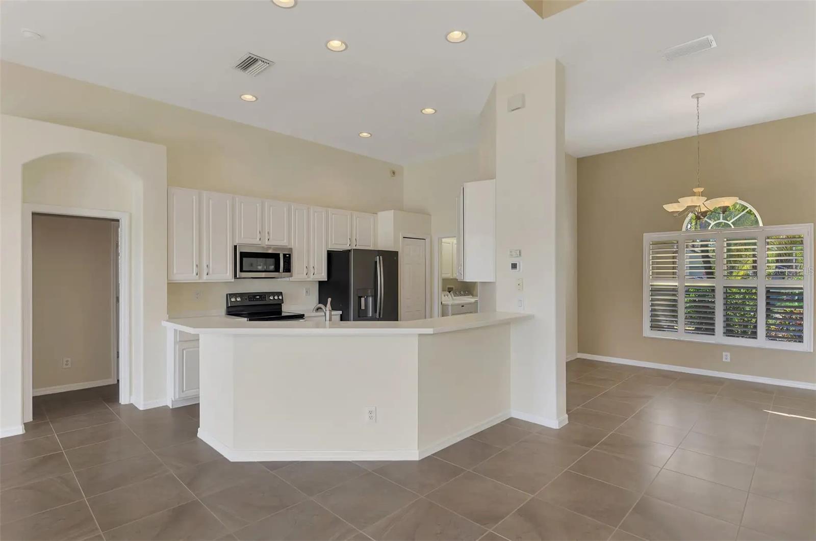 6721 Carlyle, Sarasota, FL 34243